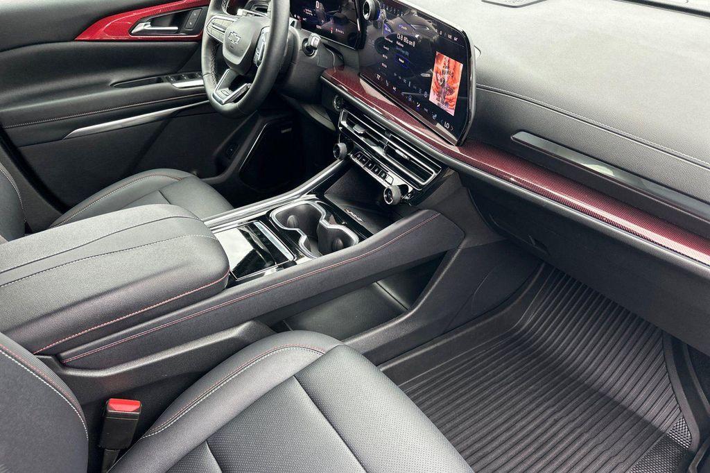 used 2024 Chevrolet Traverse car, priced at $46,999