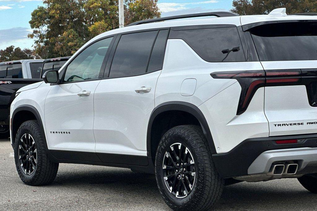 used 2024 Chevrolet Traverse car, priced at $46,999