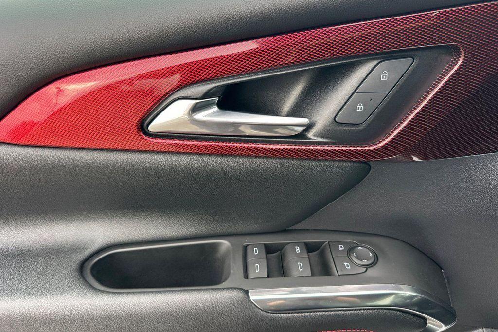 used 2024 Chevrolet Traverse car, priced at $46,999