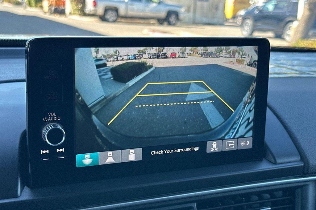 used 2023 Honda Pilot car, priced at $34,886