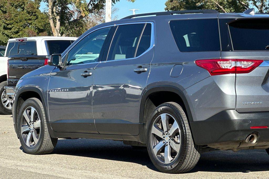 used 2021 Chevrolet Traverse car, priced at $18,999