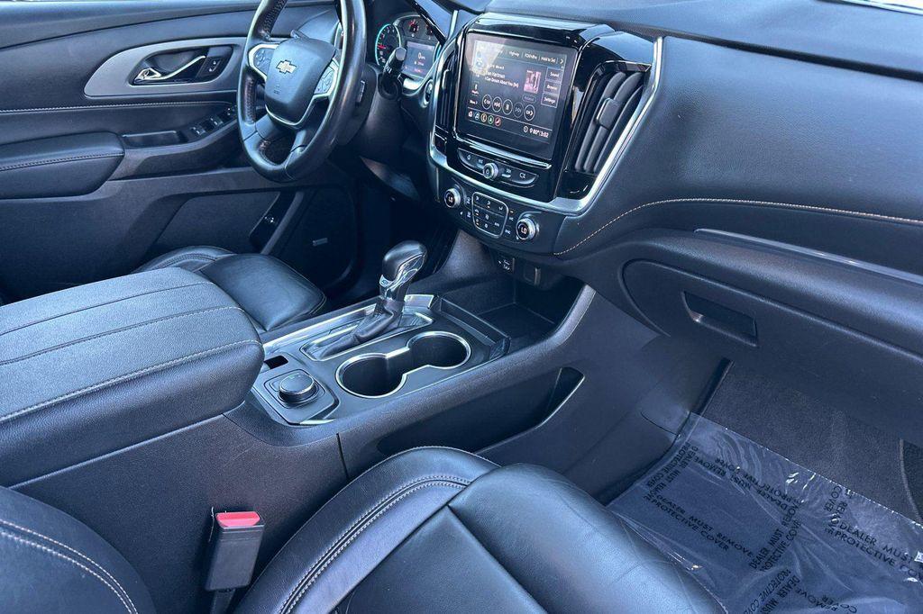 used 2021 Chevrolet Traverse car, priced at $18,999