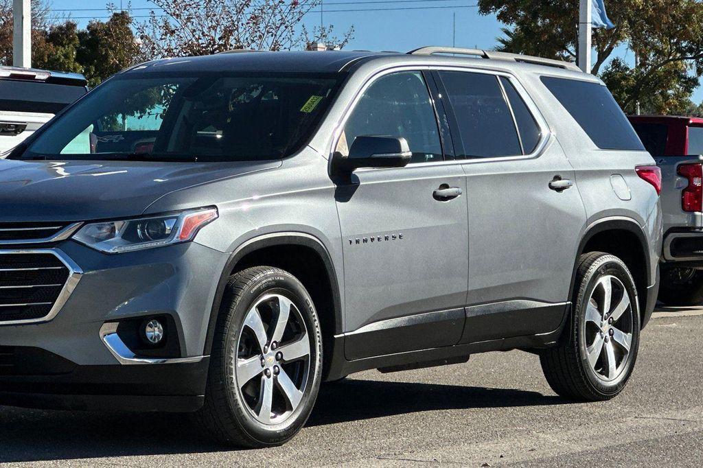 used 2021 Chevrolet Traverse car, priced at $18,999