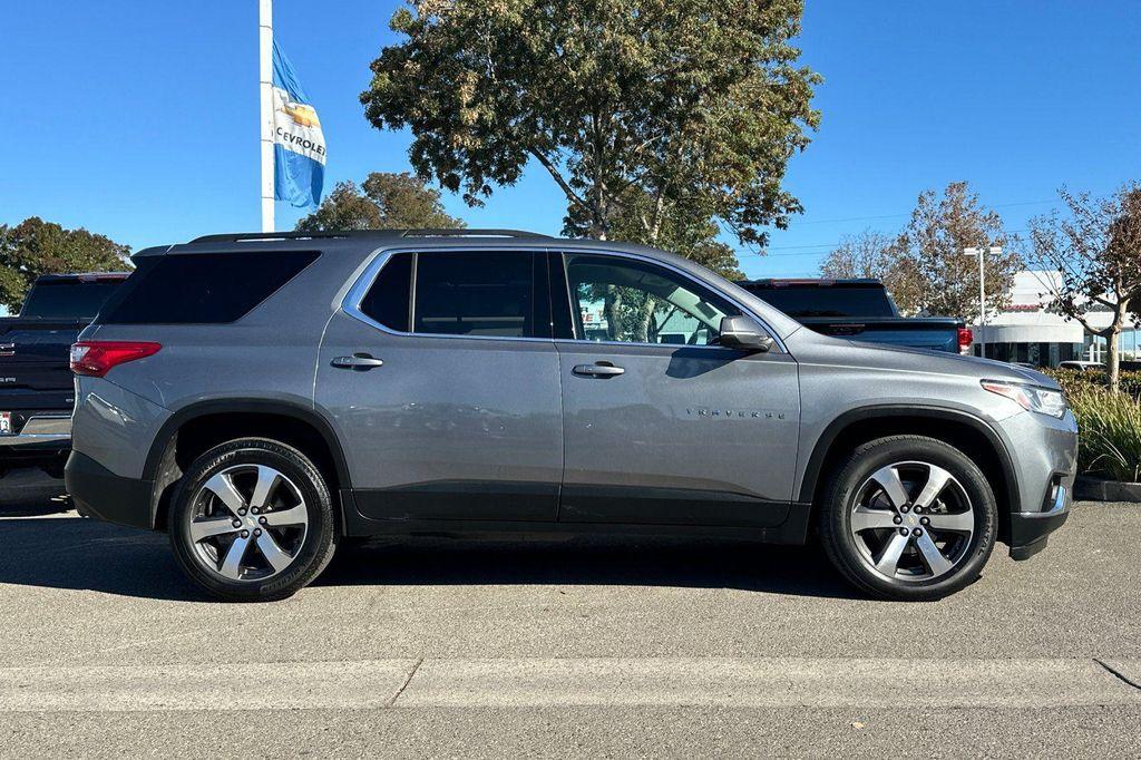 used 2021 Chevrolet Traverse car, priced at $18,999