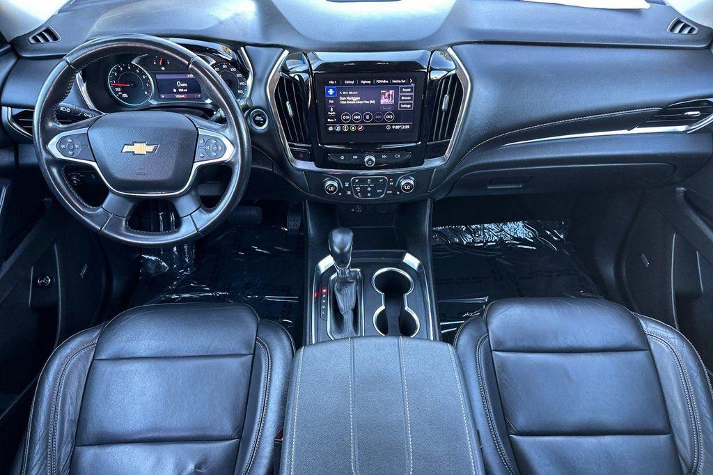 used 2021 Chevrolet Traverse car, priced at $18,999