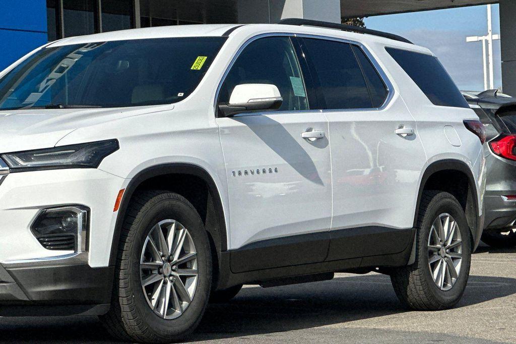 used 2023 Chevrolet Traverse car, priced at $29,799