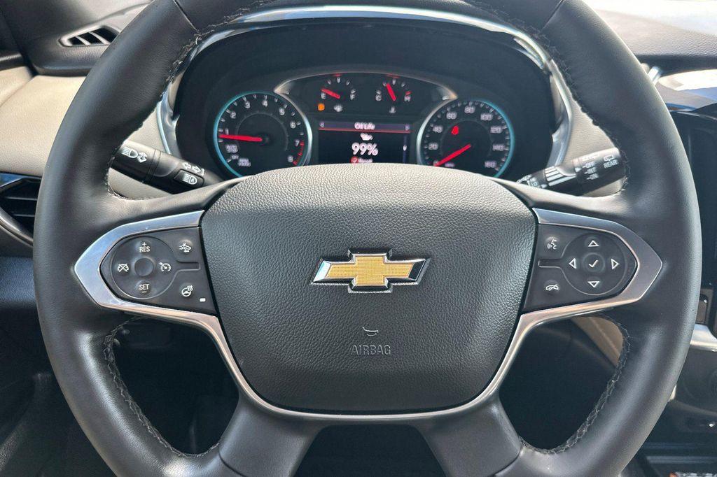 used 2023 Chevrolet Traverse car, priced at $32,699
