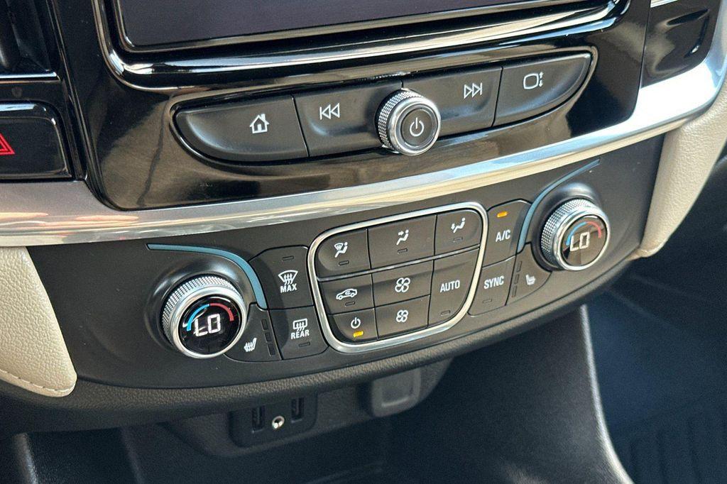 used 2023 Chevrolet Traverse car, priced at $32,699