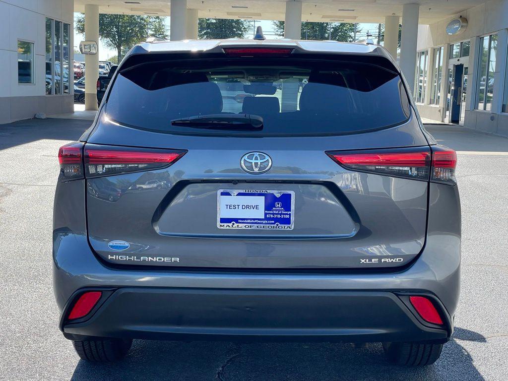 used 2021 Toyota Highlander car, priced at $32,980