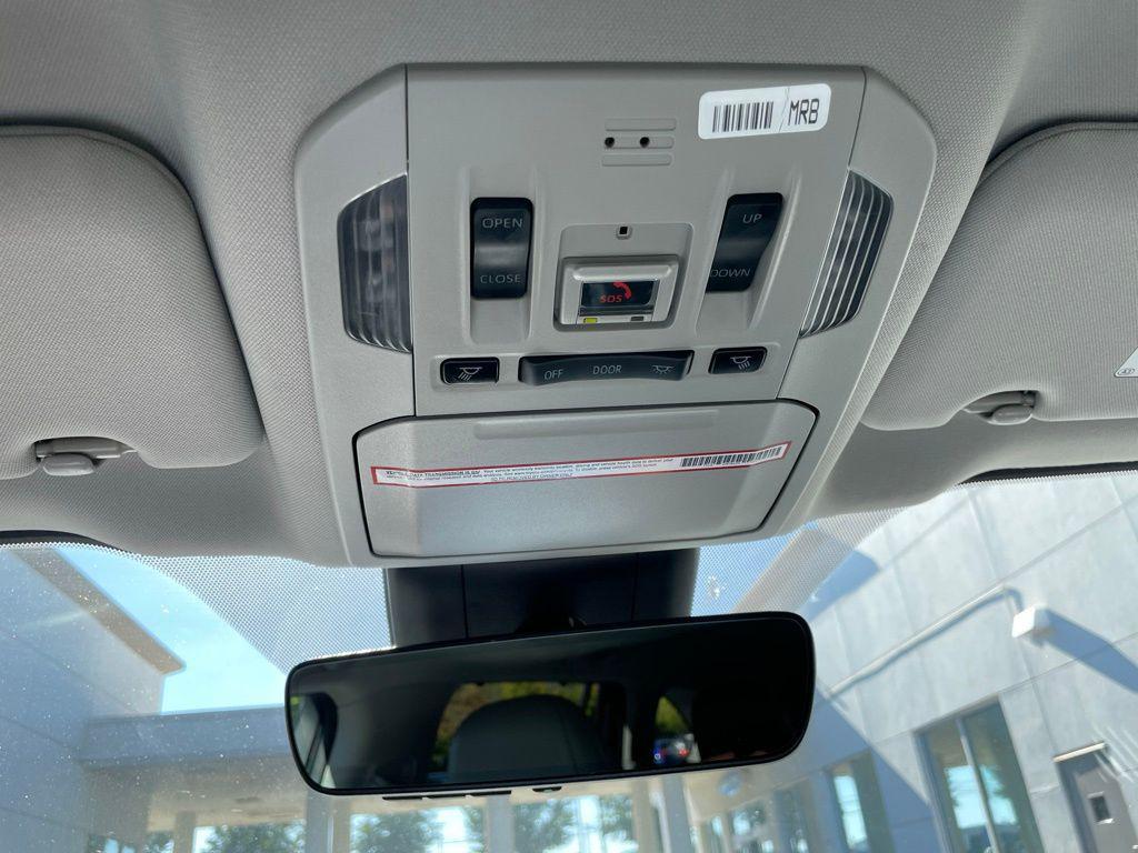 used 2021 Toyota Highlander car, priced at $32,980