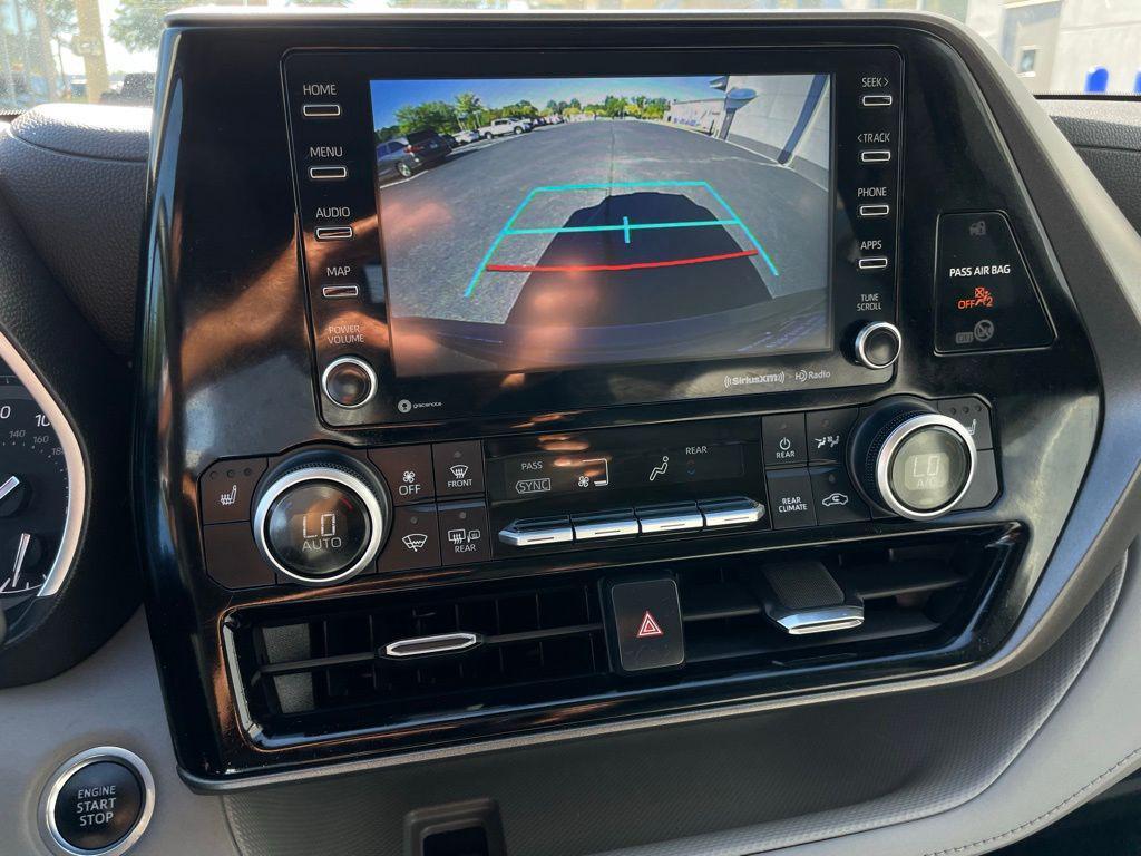 used 2021 Toyota Highlander car, priced at $32,980