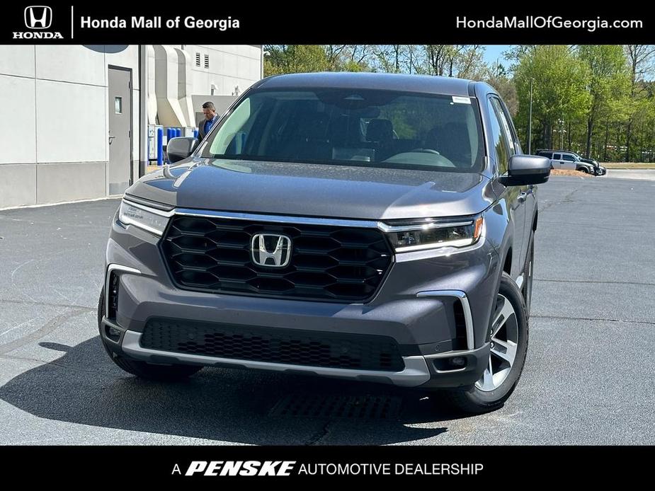 new 2025 Honda Pilot car, priced at $46,695