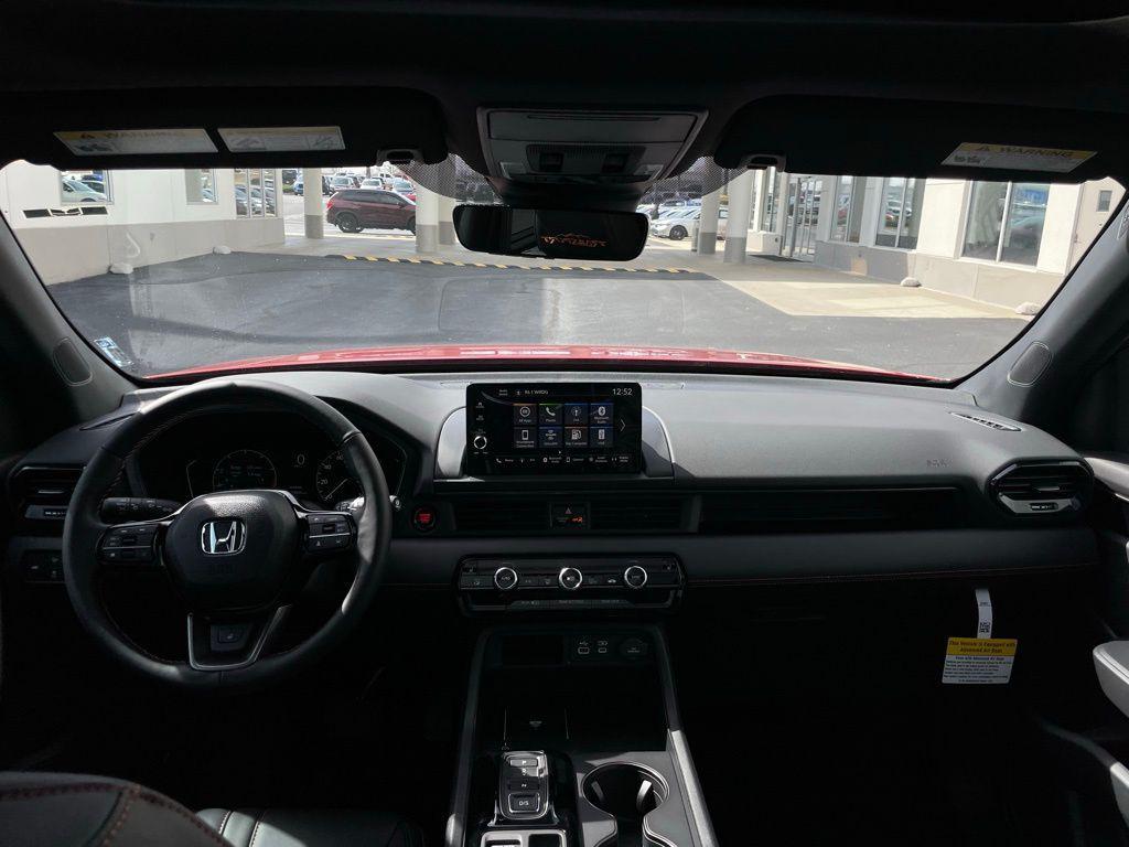 new 2025 Honda Pilot car, priced at $51,830