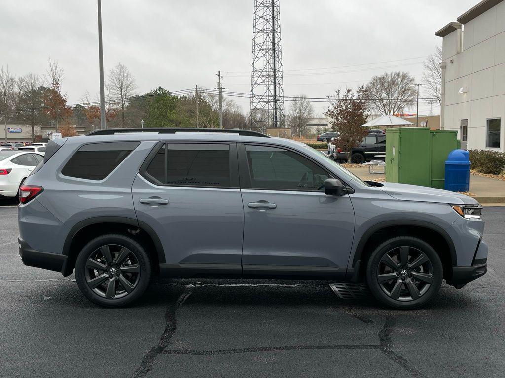 new 2025 Honda Pilot car, priced at $44,980