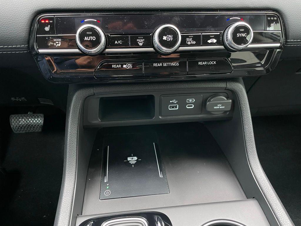 new 2025 Honda Pilot car, priced at $51,095