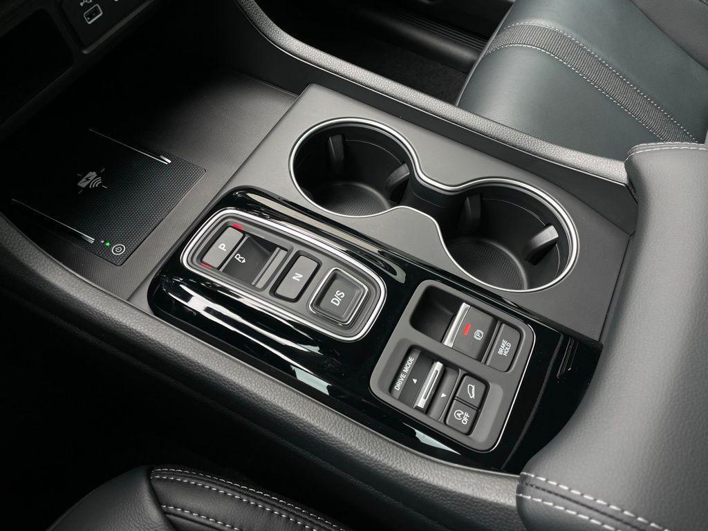 new 2025 Honda Pilot car, priced at $51,095