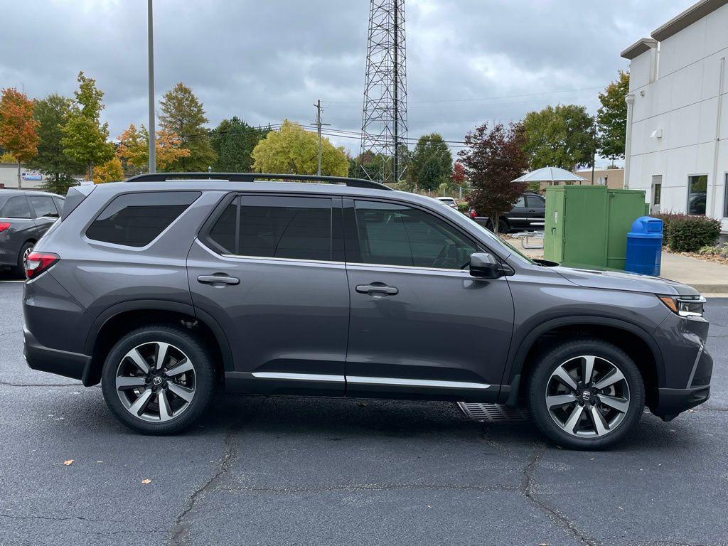 new 2025 Honda Pilot car, priced at $51,095