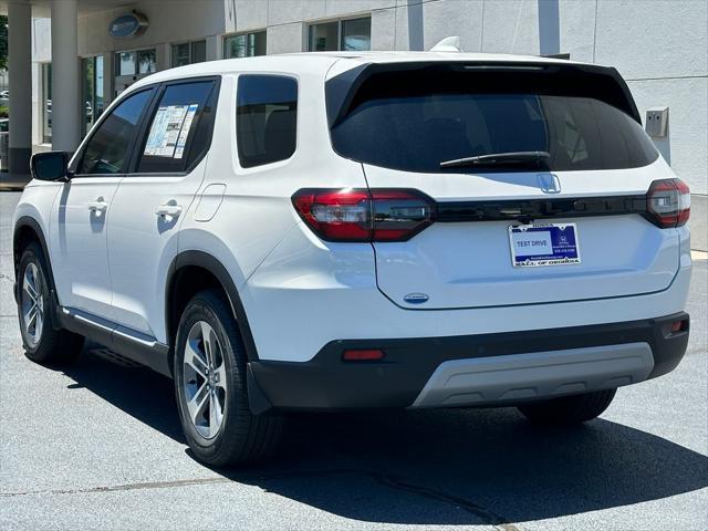 new 2025 Honda Pilot car, priced at $45,350