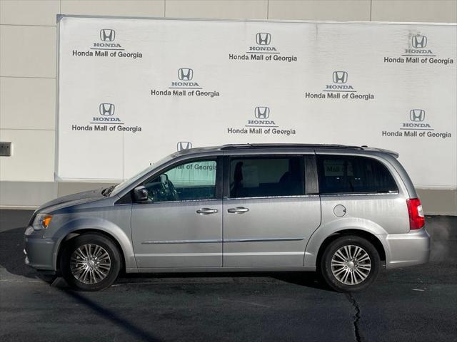 used 2014 Chrysler Town & Country car, priced at $6,000