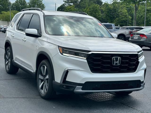 new 2025 Honda Pilot car, priced at $51,450