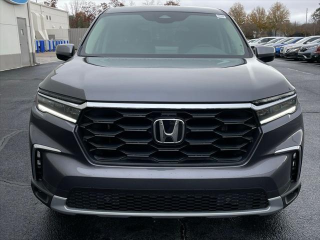 new 2025 Honda Pilot car, priced at $48,895