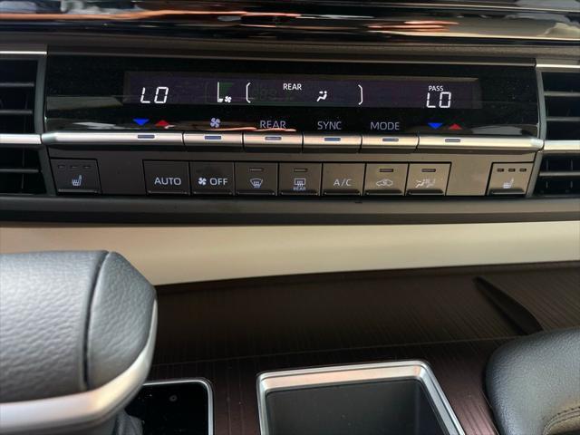 used 2024 Toyota Sienna car, priced at $45,980