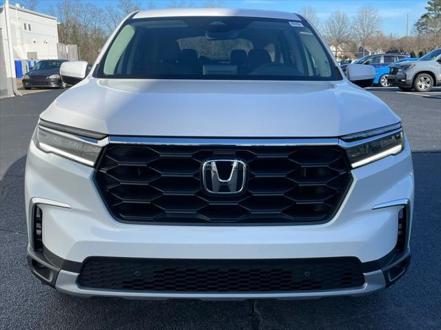 new 2025 Honda Pilot car, priced at $49,650