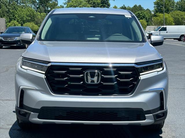 new 2025 Honda Pilot car, priced at $46,375