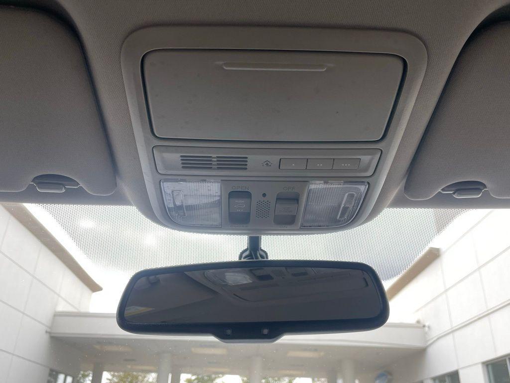 used 2017 Honda Pilot car, priced at $27,980