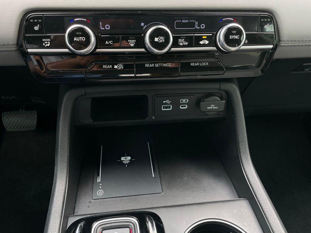 used 2025 Honda Pilot car, priced at $43,480