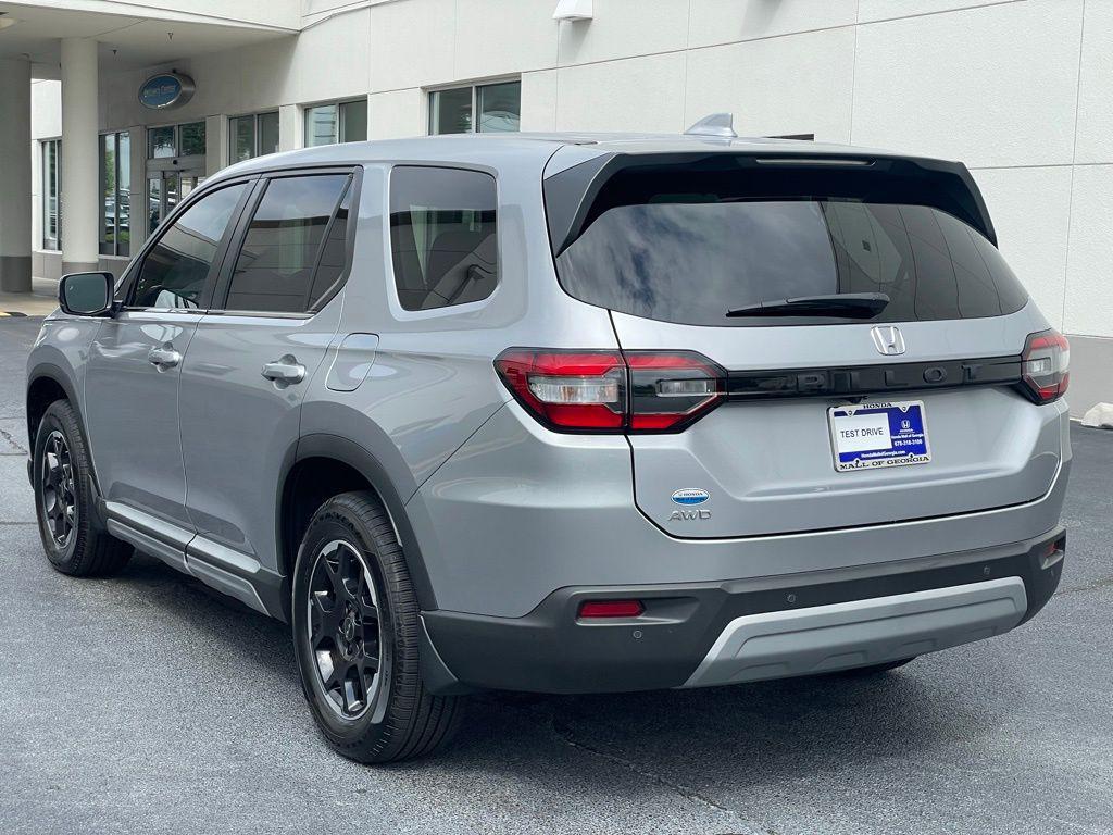 used 2025 Honda Pilot car, priced at $43,480