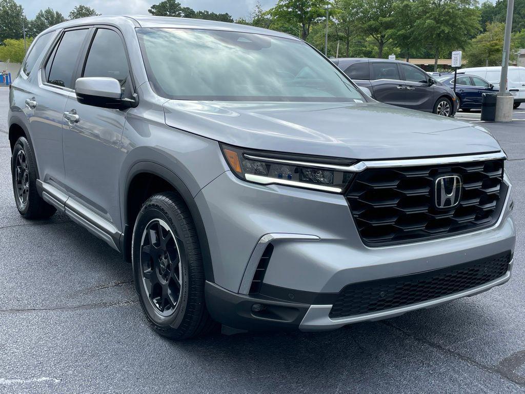 used 2025 Honda Pilot car, priced at $43,480