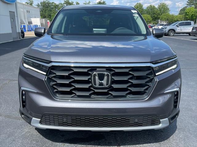 new 2025 Honda Pilot car, priced at $47,800