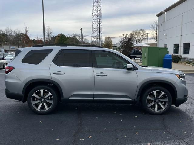 new 2025 Honda Pilot car, priced at $48,895