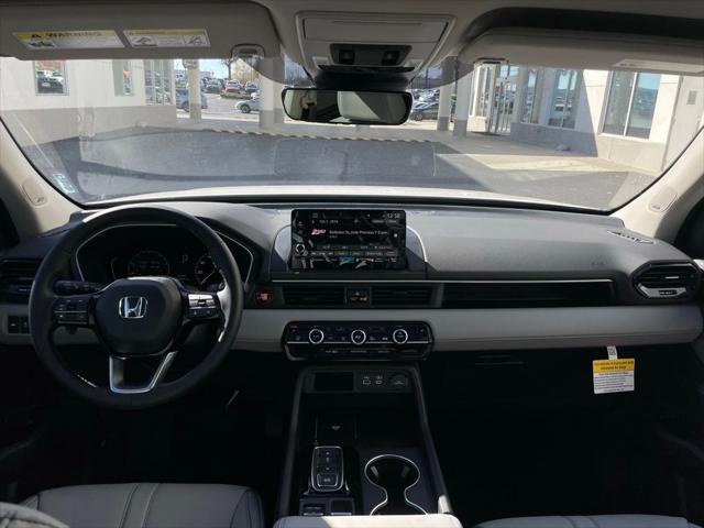 new 2025 Honda Pilot car, priced at $49,405