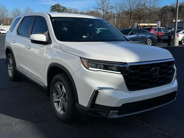 new 2025 Honda Pilot car, priced at $45,350