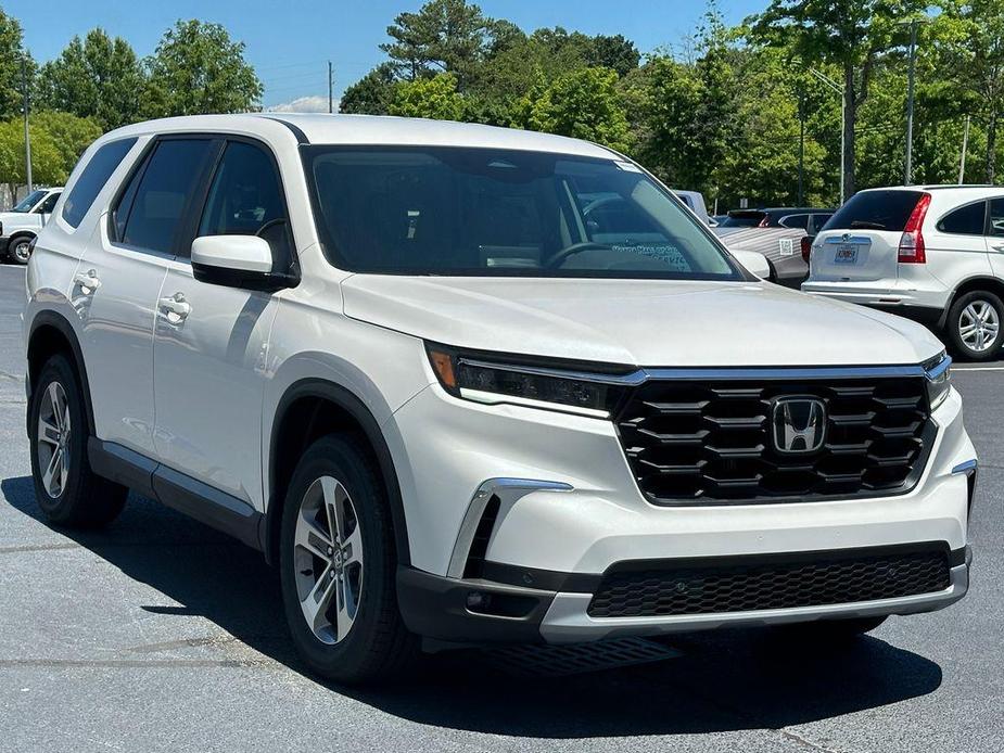 new 2025 Honda Pilot car, priced at $47,150