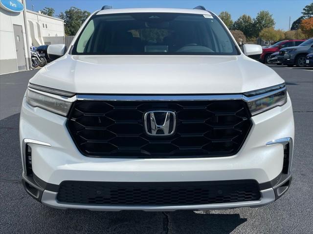 new 2025 Honda Pilot car, priced at $49,350