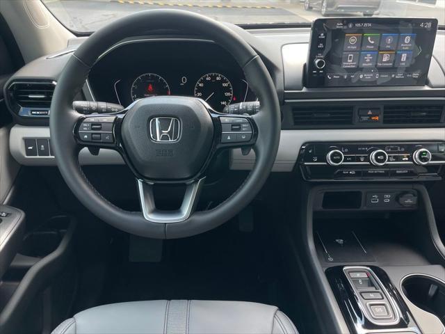 new 2025 Honda Pilot car, priced at $44,950