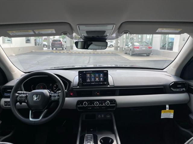 new 2025 Honda Pilot car, priced at $44,950