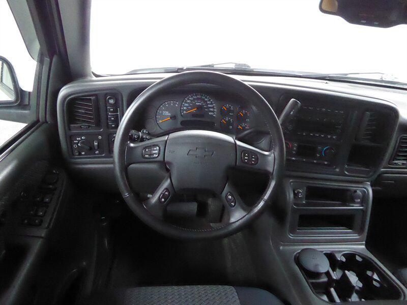 used 2003 Chevrolet Avalanche car, priced at $20,500