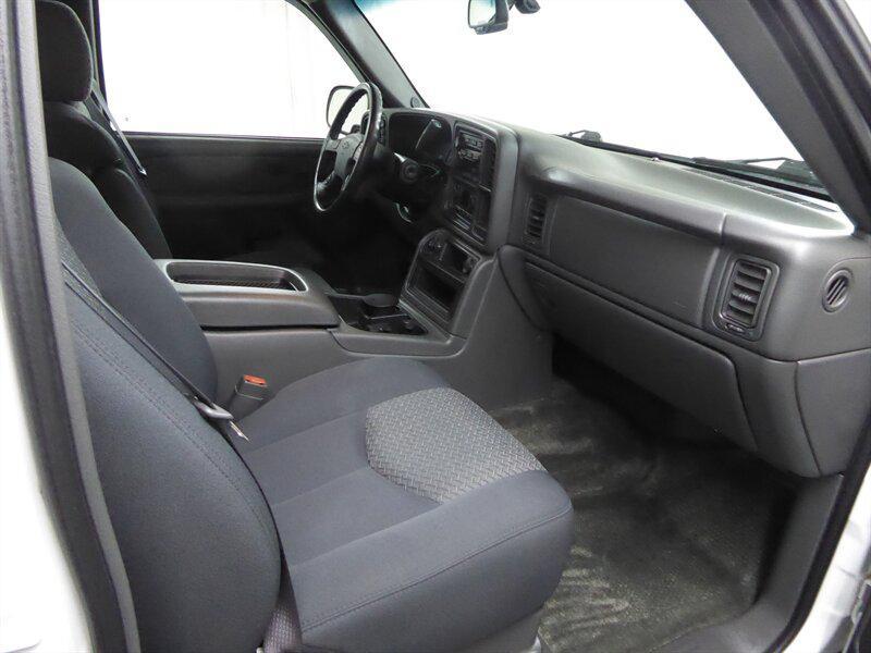 used 2003 Chevrolet Avalanche car, priced at $20,500