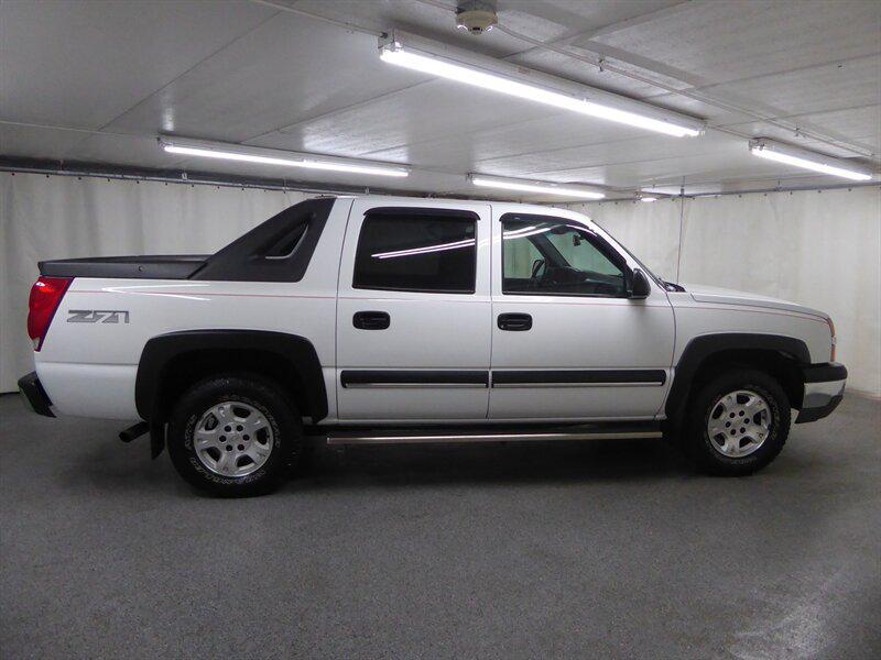 used 2003 Chevrolet Avalanche car, priced at $20,500