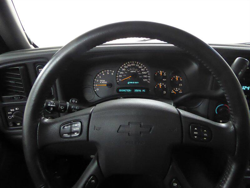used 2003 Chevrolet Avalanche car, priced at $20,500