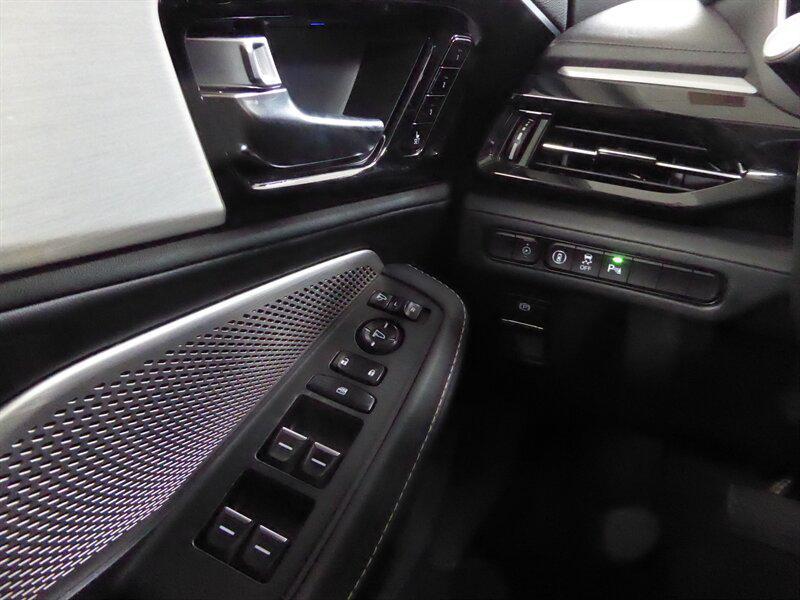 used 2023 Acura MDX car, priced at $27,500