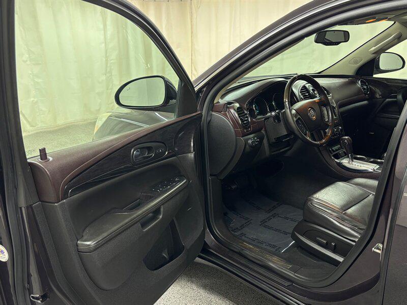 used 2015 Buick Enclave car, priced at $5,500