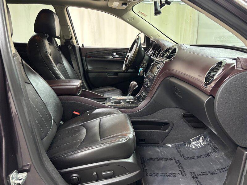used 2015 Buick Enclave car, priced at $5,500