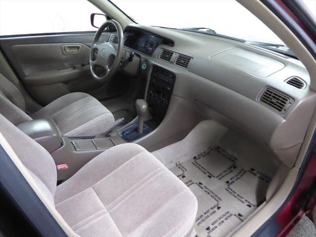 used 1998 Toyota Camry car, priced at $5,200