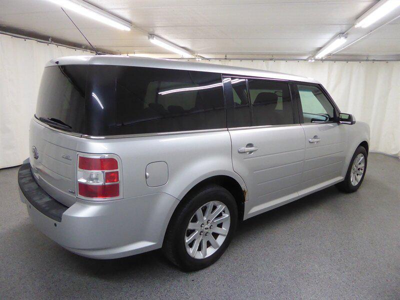 used 2009 Ford Flex car, priced at $4,500