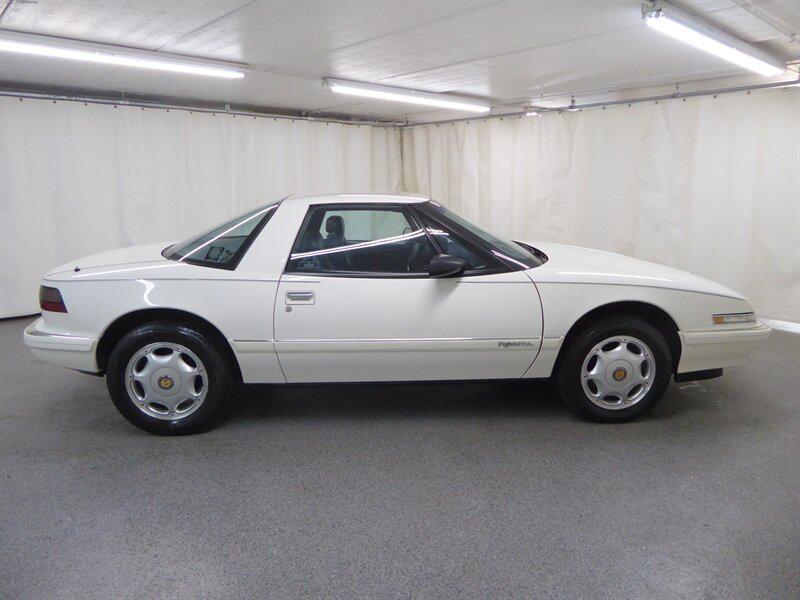 used 1991 Buick Reatta car, priced at $9,500